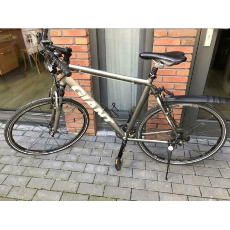 Giant maat XL hybride sportfiets, Deore groep, verende vork