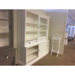 Landelijke buffet-Vitrinekast schuifdeur 210cm br.wit actie