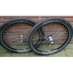 Shimano XT Wielen.