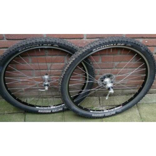 Shimano XT Wielen.