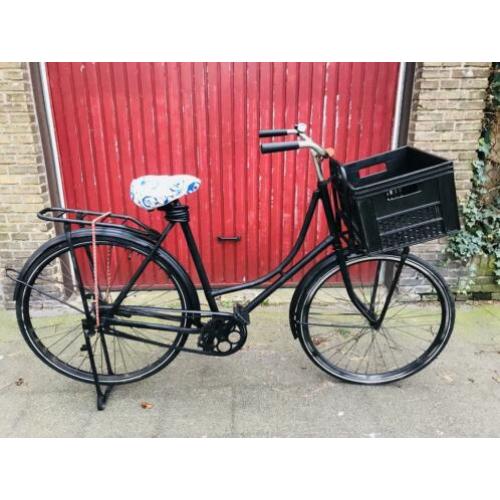 Omafiets transortfiets Pelikaan 28” zwart met krat