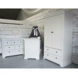 babykamer landelijk brocante vintage massief hout