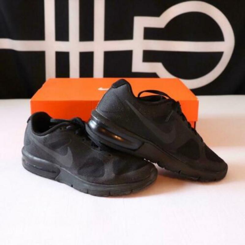 black Nike Air Max SEQUENT