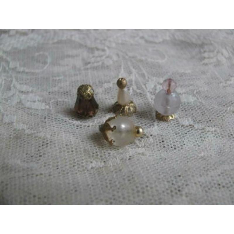 Set van 4 miniatuur parfumflesjes ca 1,2 cm