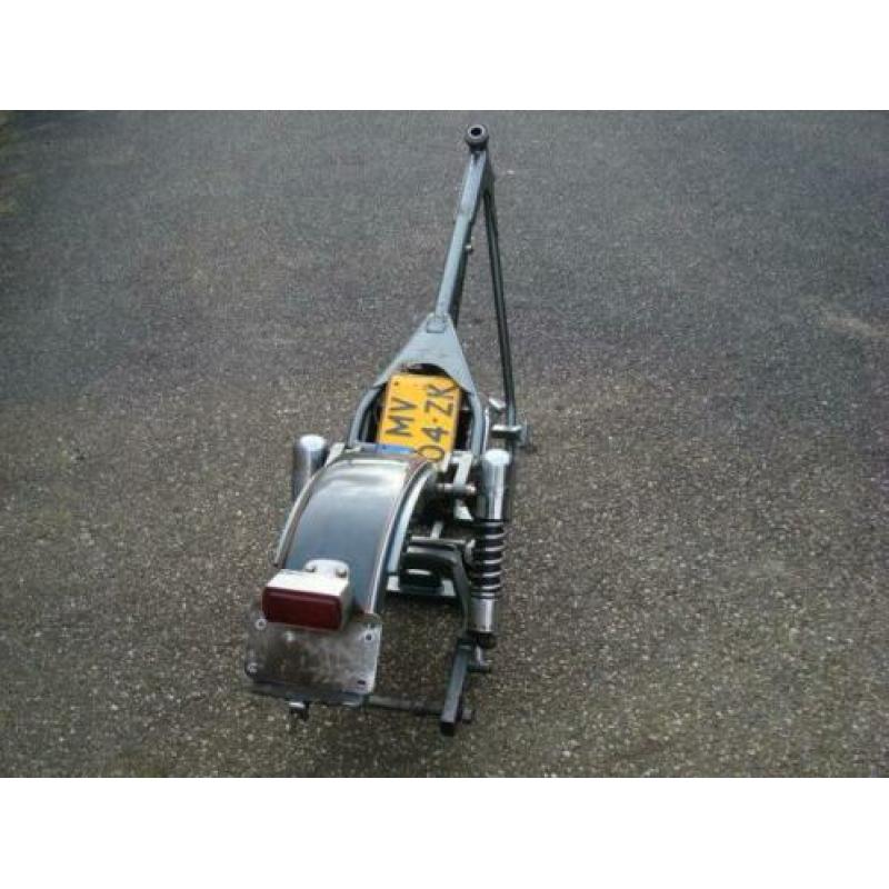 Eienbouw Swingarm frame met kenteken