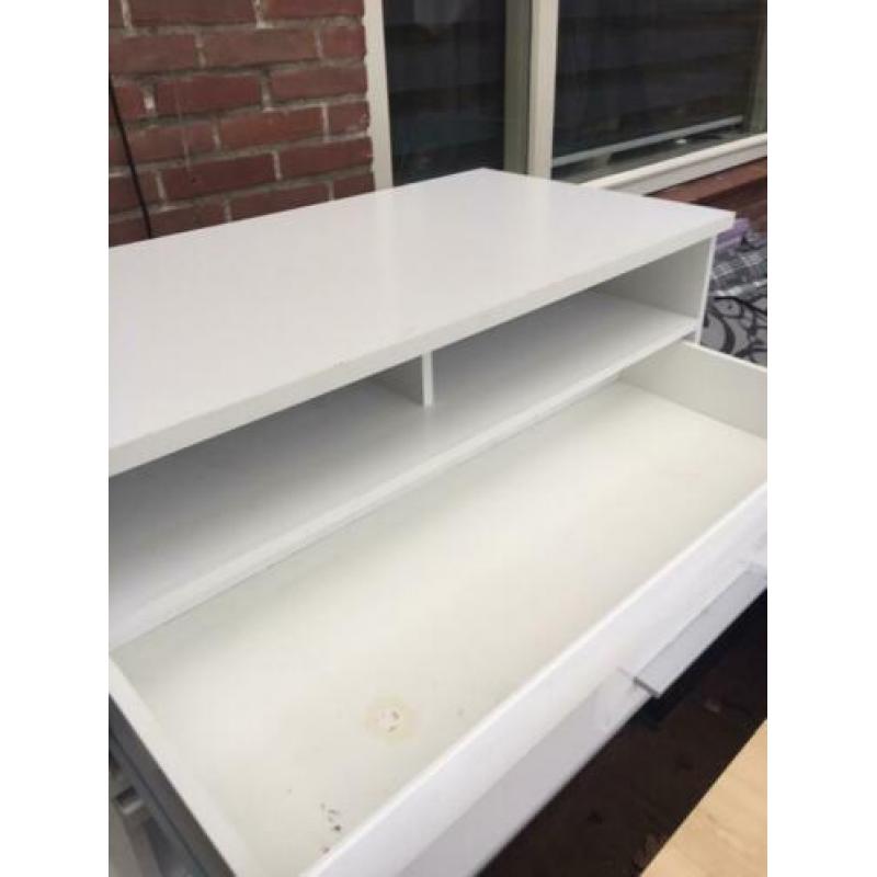 Mooie tv kasten 100br 50 diep 35 hoog