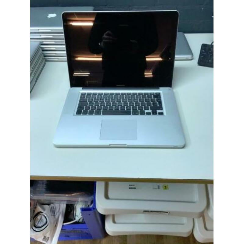 MacBook pro 15 Late 2011 i7 | 8Gb | SSD | € 369.-