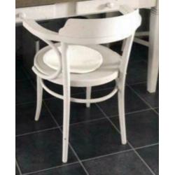 2 brocante stoelen