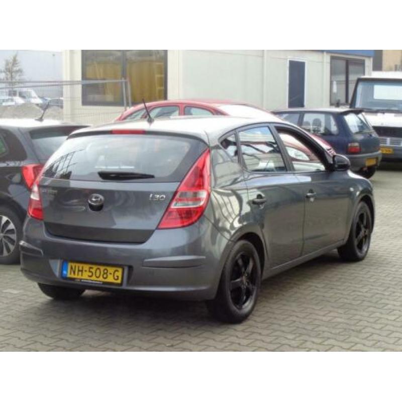 Hyundai I30 1.4i Active Cool NIEUWE APK AIRCO LM-VELGEN