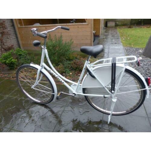 Nieuwe Gazelle Witte Oma fiets