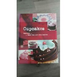 12 mooie, nieuwe boeken mbt taarten maken, cupcakes, etc