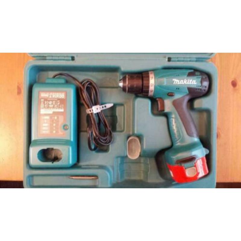 2x Makita accu boormachines 6271 en 6270D,2accu's en 2laders