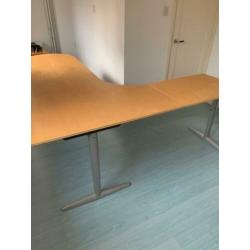Groot bureau met aangebouwde tafel, Ikea Effectif