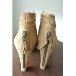 Schoenen OPRUIMING alles €5,- SPM zand suède maat 41