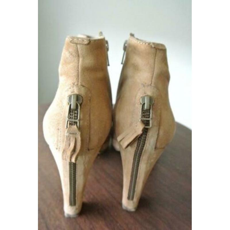 Schoenen OPRUIMING alles €5,- SPM zand suède maat 41