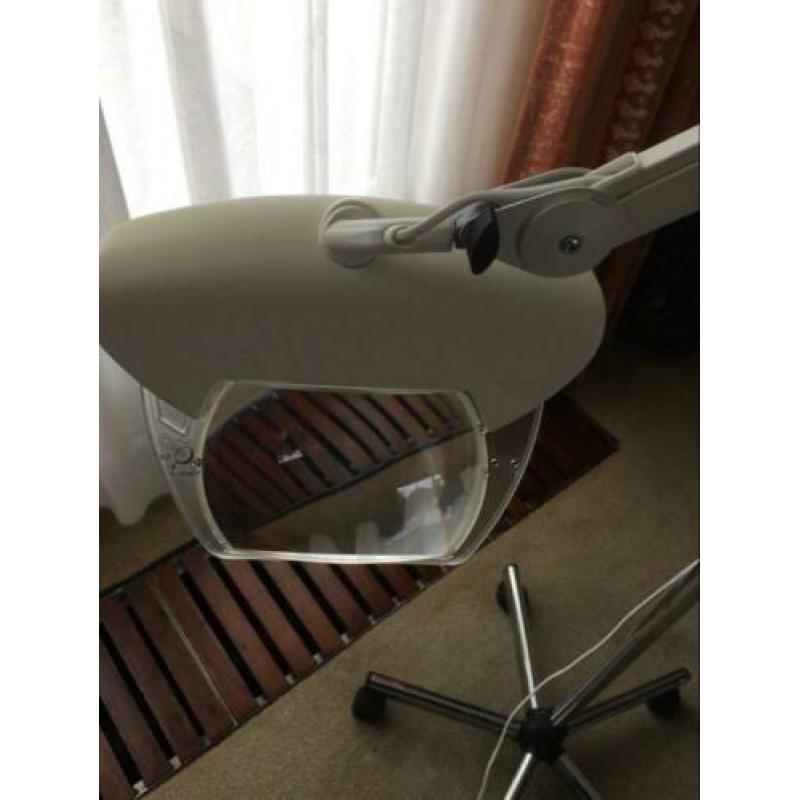 Luxo Magnifique Loeplamp