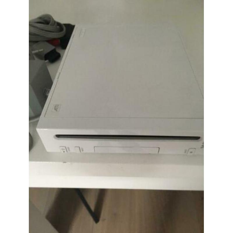 Te koop Nintendo wij met 11 spellen en toebehoren
