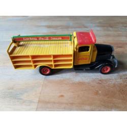 Vintage coca cola vrachtwagen met kratjes