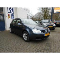 Volkswagen Golf 1.6 FSI Comfortline Airco / Trekhaak / Cruis