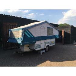 Sterling Portland USA vouwcaravan 6 persoons met voortent.