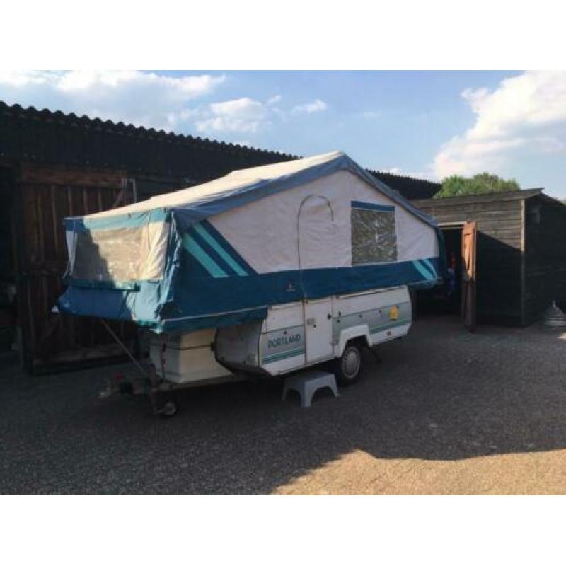 Sterling Portland USA vouwcaravan 6 persoons met voortent.