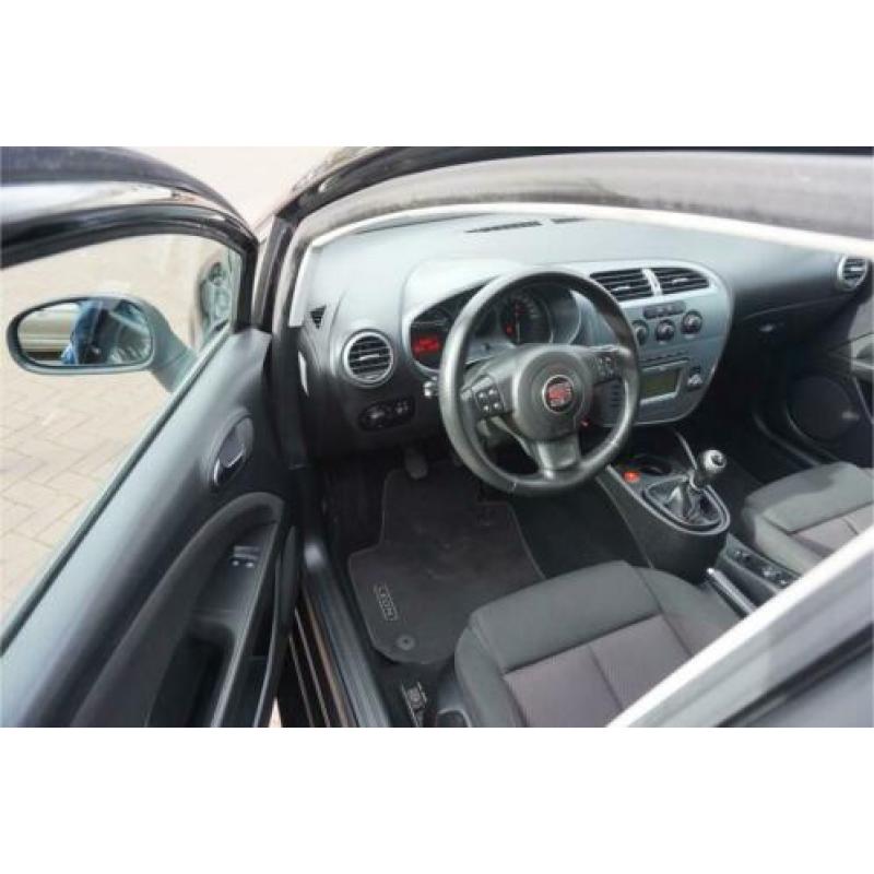 Seat Leon 1.6 25 Edition I van 1e eigenaar DEALER ONDERHOUDE