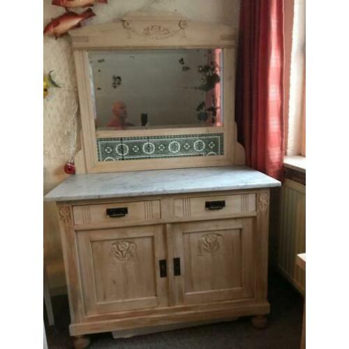 antieke slaapkamer, brocante, geloogd grenen