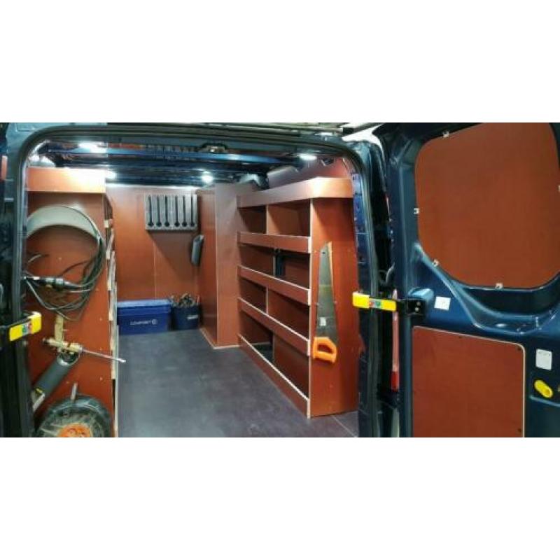 Houten inrichting voor Uw bedrijfswagen/bus