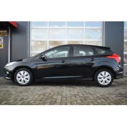 Ford Focus 1.0 EcoBoost Trend Airco/Navi/PDC/5-deurs