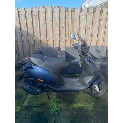 Piaggio zip sp uitvoering 2300 km
