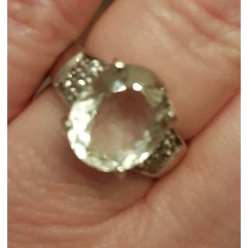 925 sterling zilveren ring met fraaie grote kleurloze beryl