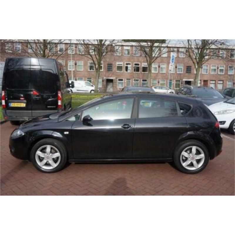 Seat Leon 1.6 25 Edition I van 1e eigenaar DEALER ONDERHOUDE