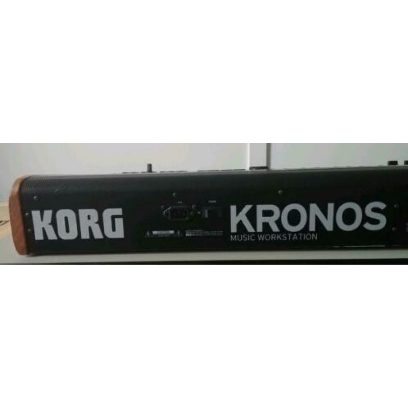 Korg Kronos 2 61-key met flightcase op maat