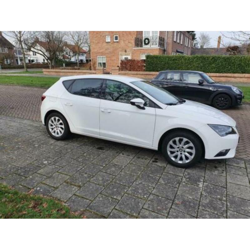 Seat Leon 2014 1.6 TDI Style Bns. I-Tech Zomer+Winterbanden