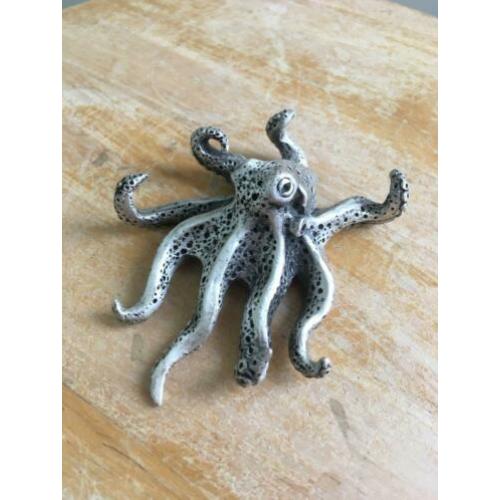 Metalen inktvis octopus groot zwaar metaal dier