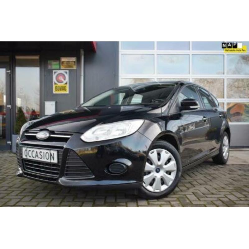 Ford Focus 1.0 EcoBoost Trend Airco/Navi/PDC/5-deurs