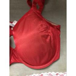 Victoria’s secret bh 80 DD string L nieuw