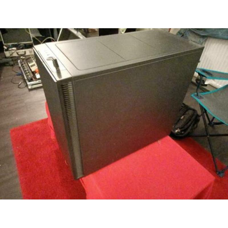 Gaming PC (core i7 6700k nvidia 1070) + accessoires