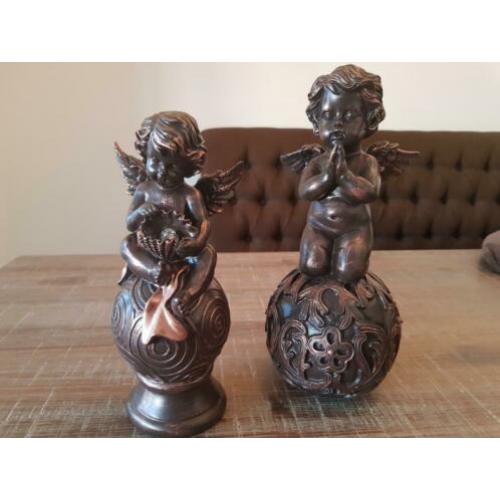 2 engelen op bol samen 30 euro