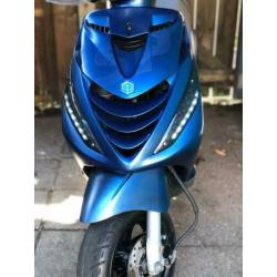 Mooie Zip 2000 snor 4t