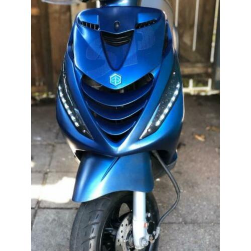 Mooie Zip 2000 snor 4t