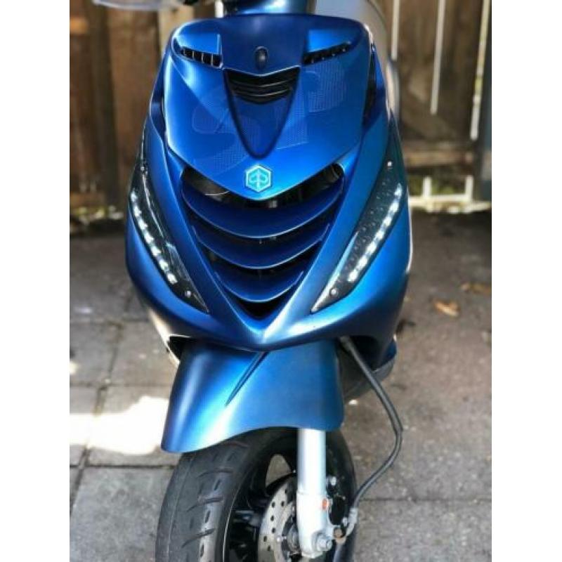 Mooie Zip 2000 snor 4t