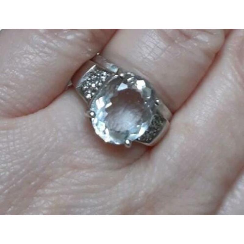 925 sterling zilveren ring met fraaie grote kleurloze beryl