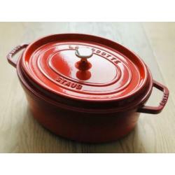 Braadpan Staub gietijzeren en geëmailleerd cocotte 31cm 5,4l