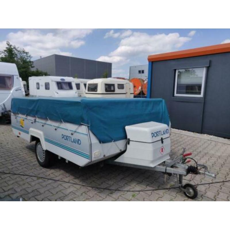 Sterling Portland USA vouwcaravan 6 persoons met voortent.