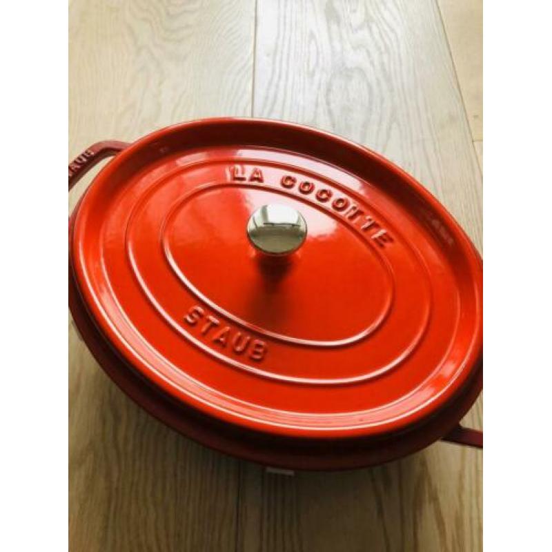 Braadpan Staub gietijzeren en geëmailleerd cocotte 31cm 5,4l
