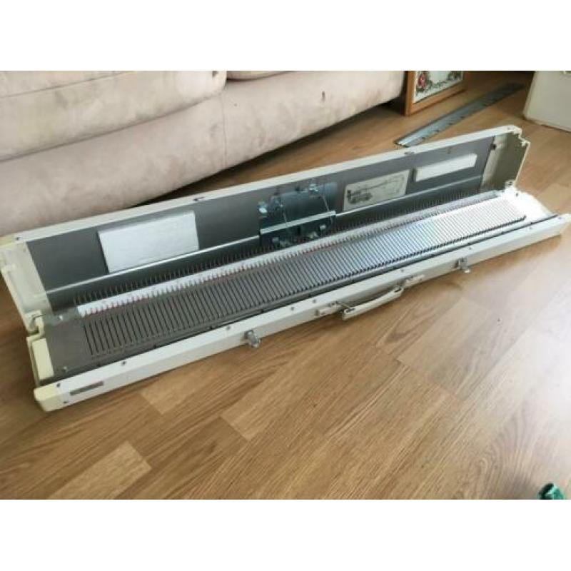 Breimachine Empisal Knitmaster 151