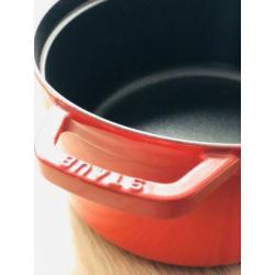 Braadpan Staub gietijzeren en geëmailleerd cocotte 31cm 5,4l