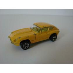 Corgi Juniors E-Type Jaguar 2+2 geel
