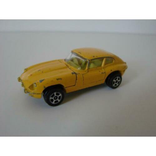 Corgi Juniors E-Type Jaguar 2+2 geel